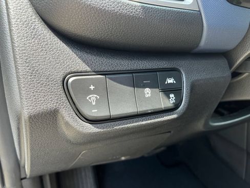 Used 2023 Kia Seltos S w/ Navigation Package FWD image 18