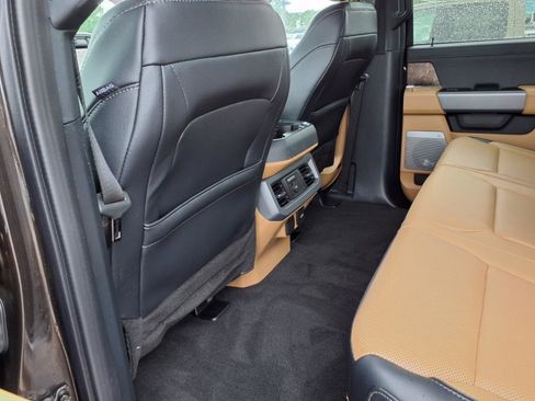 Used 2024 Ford F250 Lariat w/ Chrome Package image 9