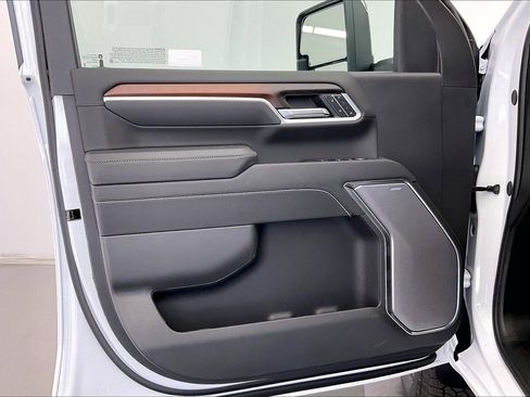 New 2026 GMC Sierra 3500 Denali w/ Denali Reserve Package image 12