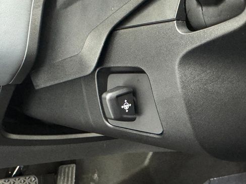 Used 2023 BMW iX xDrive50 w/ Sport Package image 19