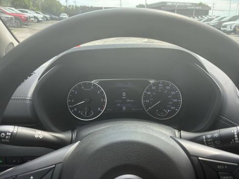 Used 2025 Nissan Sentra SV FWD image 35