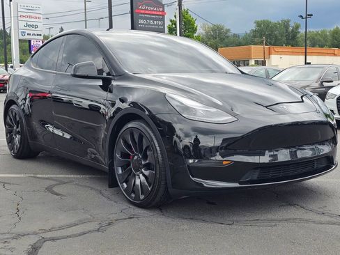 Used 2023 Tesla Model Y Performance AWD/4WD image 7