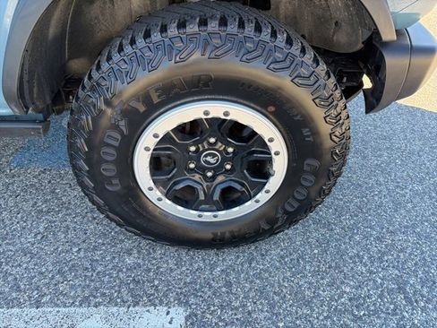 Used 2023 Ford Bronco Badlands w/ Sasquatch Package image 17