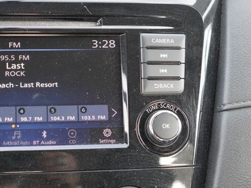 Used 2018 Nissan Rogue S image 21