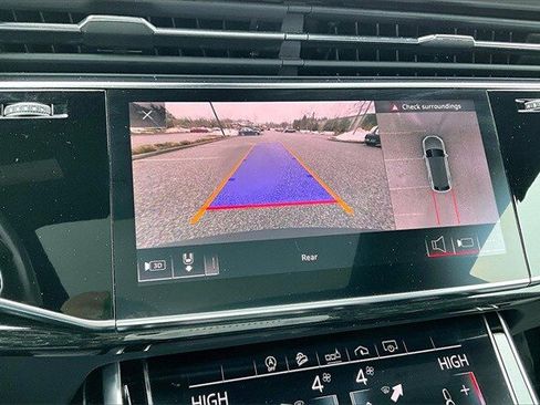 Used 2019 Audi Q8 Premium Plus w/ Premium Plus image 17