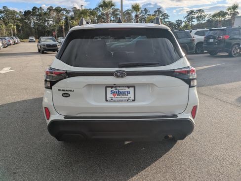 Used 2026 Subaru Forester Premium AWD/4WD image 5