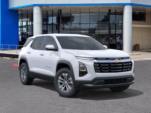 New 2026 Chevrolet Equinox LT w/ Safety and Technology Package FWD image 7