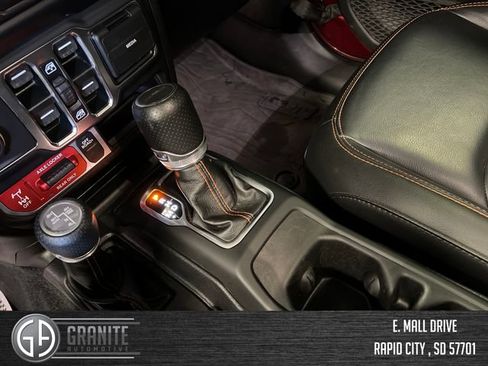 Used 2021 Jeep Gladiator Mojave w/ Dual Top Group AWD/4WD image 26