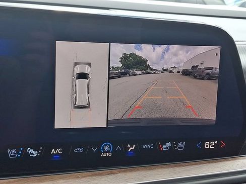 Used 2025 Chevrolet Tahoe High Country AWD/4WD image 21
