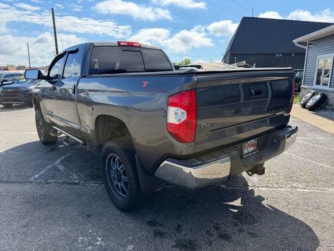 Used 2016 Toyota Tundra SR5 w/ SR5 Upgrade Package AWD/4WD image 3