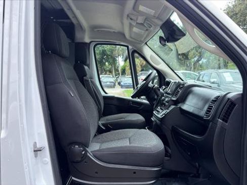 Used 2025 RAM ProMaster 2500 w/ U-Haul Equipment Group FWD image 17