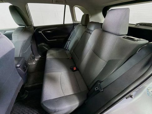 Used 2021 Toyota RAV4 XLE AWD/4WD image 18