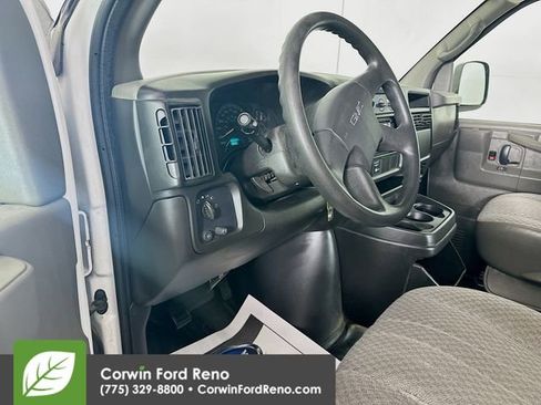 Used 2005 GMC Savana 2500 RWD image 10