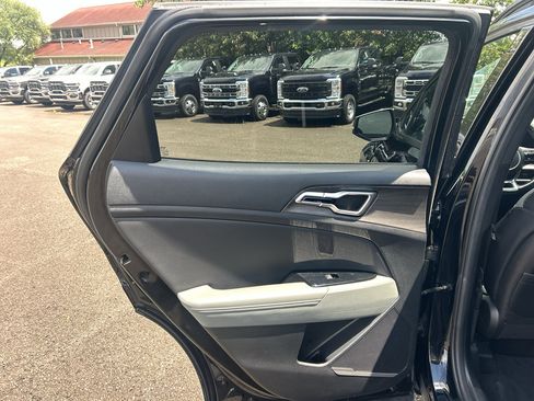 Used 2023 Kia Sportage X-Line w/ X-Line Premium Package AWD/4WD image 18