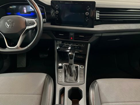 Used 2025 Volkswagen Jetta SE FWD image 14