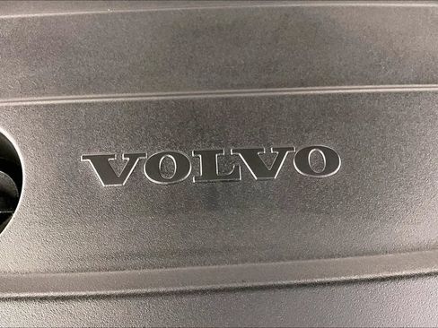 Used 2024 Volvo XC40 B5 Ultimate w/ Protection Package Premier AWD/4WD image 32