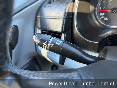 Used 2024 GMC Terrain SLT w/ Infotainment Package II image 36