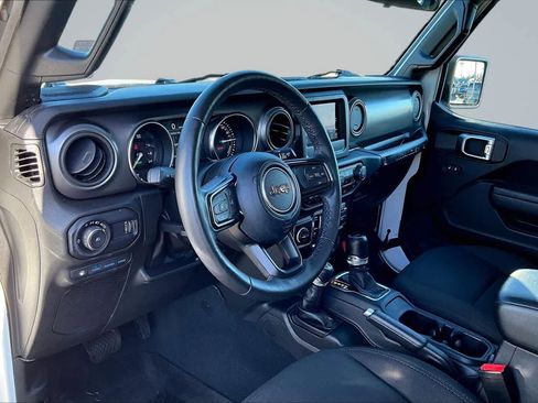 Used 2023 Jeep Wrangler Unlimited w/ Cold Weather Group AWD/4WD image 2