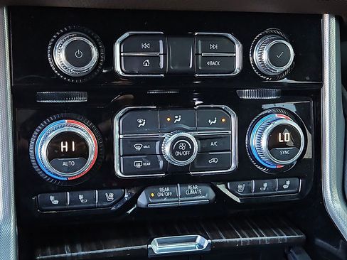 Used 2021 GMC Yukon Denali w/ Denali Premium Package image 26