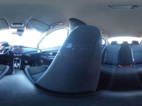 Used 2025 Nissan Versa SV image 41