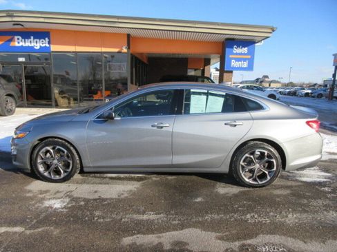 Used 2024 Chevrolet Malibu LT image 2