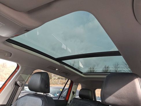 Used 2019 Volkswagen Tiguan SEL Premium image 14