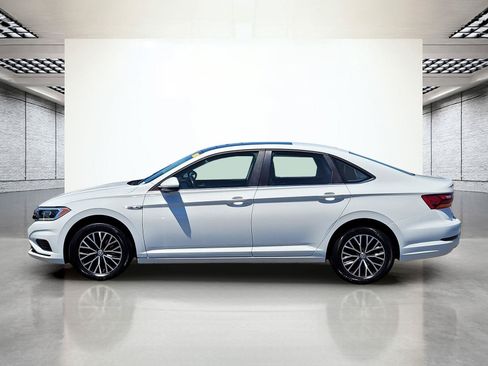 Used 2019 Volkswagen Jetta SEL w/ Cold Weather Package FWD image 10