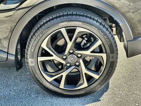 Used 2019 Toyota C-HR Limited image 32