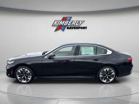 New 2026 BMW 530i xDrive w/ Premium Package image 2