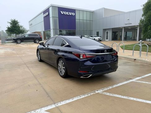 Used 2021 Lexus ES 350 w/ Premium Package FWD image 4