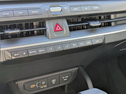 Used 2025 Kia K4 LXS image 22