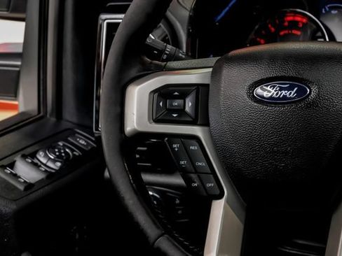 Used 2021 Ford F250 Lariat w/ Lariat Ultimate Package AWD/4WD image 19