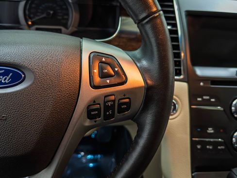 Used 2016 Ford Taurus Limited image 28