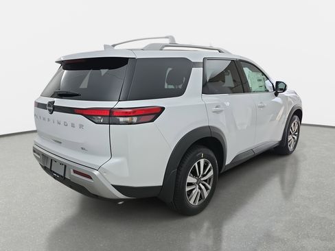 New 2025 Nissan Pathfinder SL image 5