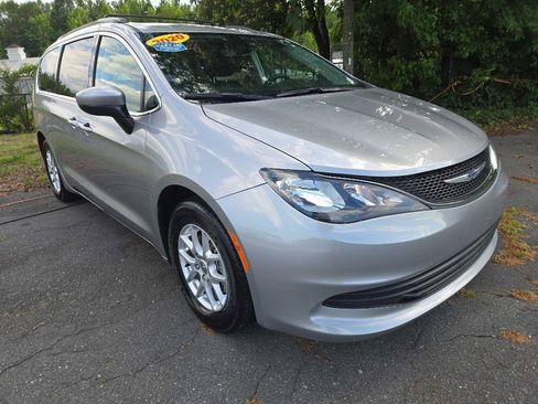 Used 2020 Chrysler Voyager Lxi FWD image 3