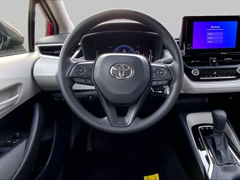 Used 2026 Toyota Corolla LE FWD image 5