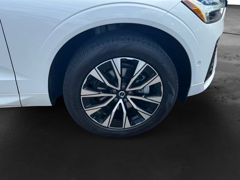 Used 2025 Volvo XC60 B5 Plus AWD/4WD image 11