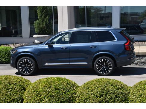 New 2026 Volvo XC90 T8 Plus w/ Protection Package Premier AWD/4WD image 7