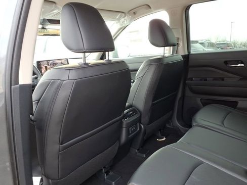 New 2026 Nissan Pathfinder SL image 27