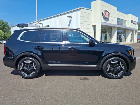 Used 2024 Kia Telluride S image 7