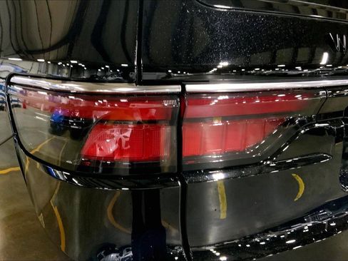 New 2025 Jeep Wagoneer L Series III w/ Quick Order Package 25C Super image 18