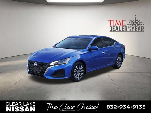 Certified 2025 Nissan Altima 2.5 SV w/ SV Premium Package FWD image 4