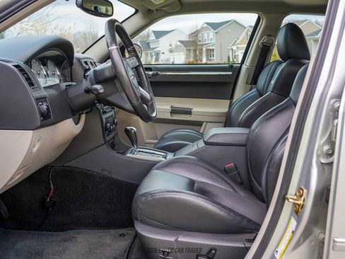 Used 2006 Chrysler 300 SRT8 w/ SRT Option Group II image 21