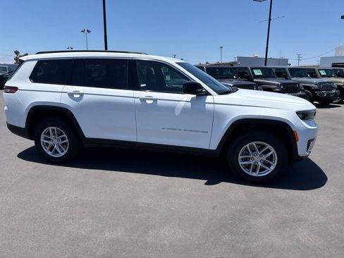 Used 2025 Jeep Grand Cherokee L Laredo RWD image 8