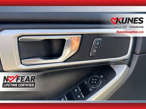 Used 2020 Ford Explorer XLT w/ Equipment Group 202A AWD/4WD image 19