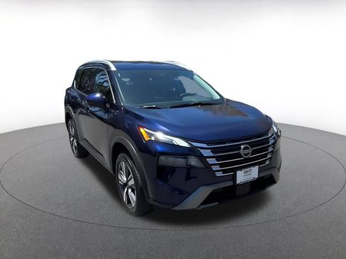 Used 2026 Nissan Rogue SL AWD/4WD image 3