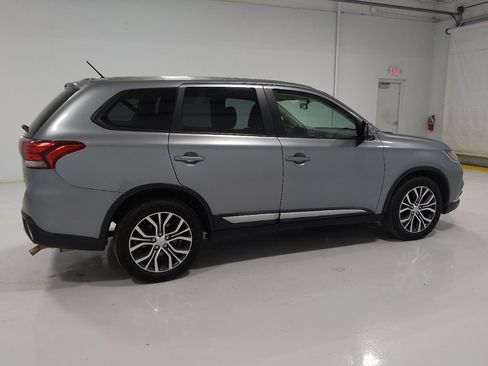 Used 2016 Mitsubishi Outlander SE image 10