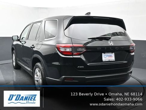 Used 2024 Honda Pilot LX image 4