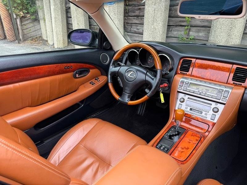Used 2004 Lexus SC 430 Convertible RWD image 13