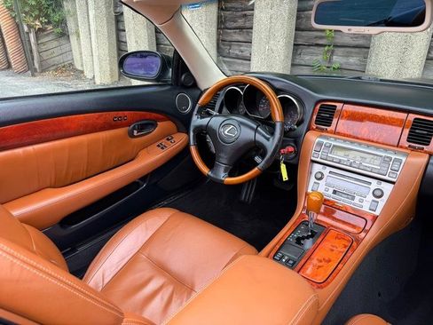 Used 2004 Lexus SC 430 Convertible RWD image 13